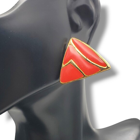 Vintage Gold Tone Triangle Red Enamel Post Pierced Earrings Geometric Retro - Picture 3 of 8